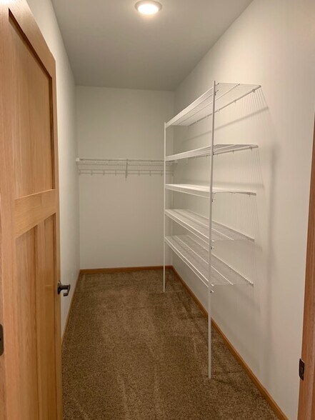 Building Photo - 3636 Calvert Rd