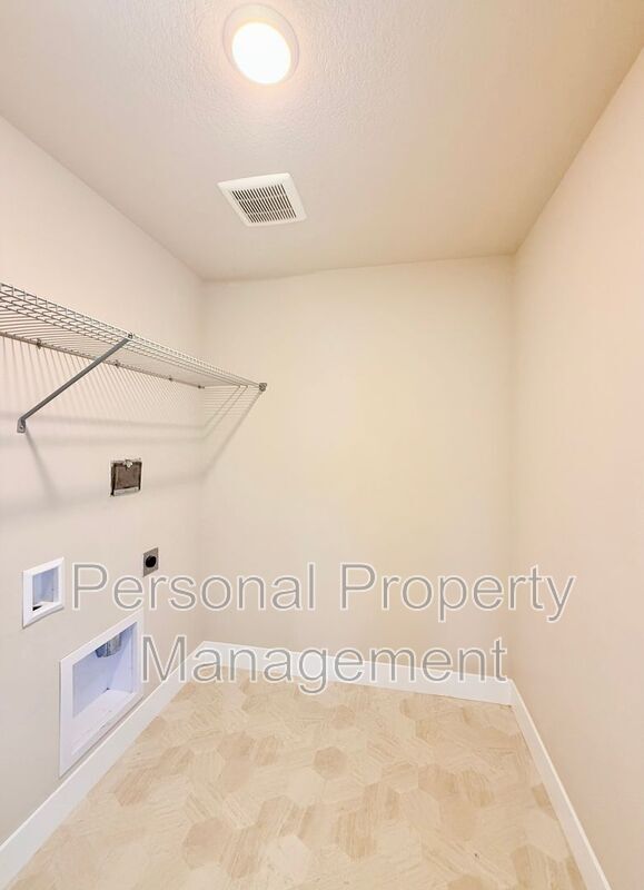 Building Photo - 8728 N 1st St