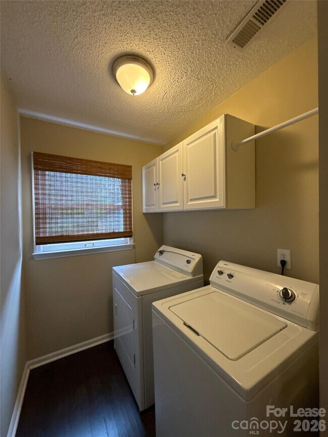 Building Photo - 7809 Glencannon Dr