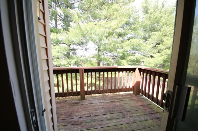 Building Photo - All Electric Second Floor Garden Condo for Rent in Wildwood