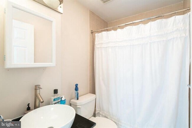 Building Photo - 1504 Mt Vernon St