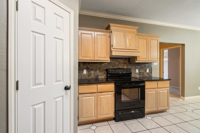 Building Photo - 117 White Feather Trail