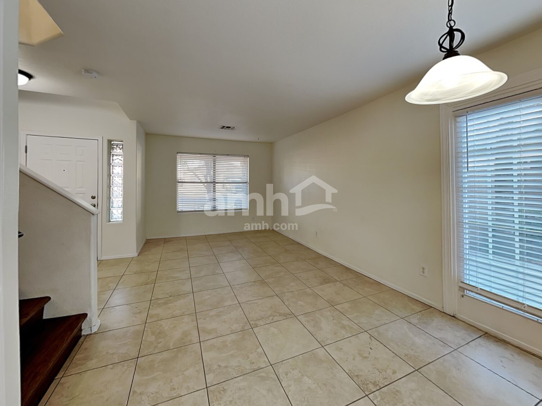 Building Photo - 9325 E Oro Ave