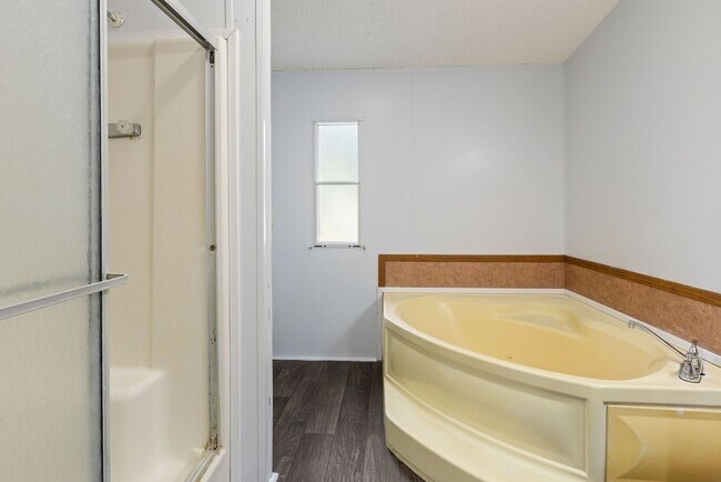 Building Photo - 16474 N Emerson Cir