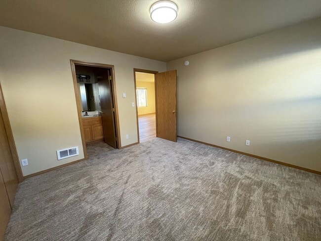 Building Photo - 300 Currier Ave