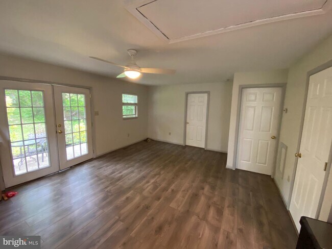 Building Photo - 35 Benburb Rd