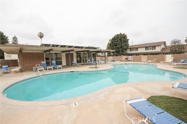 Building Photo - 11045 Slater Ave