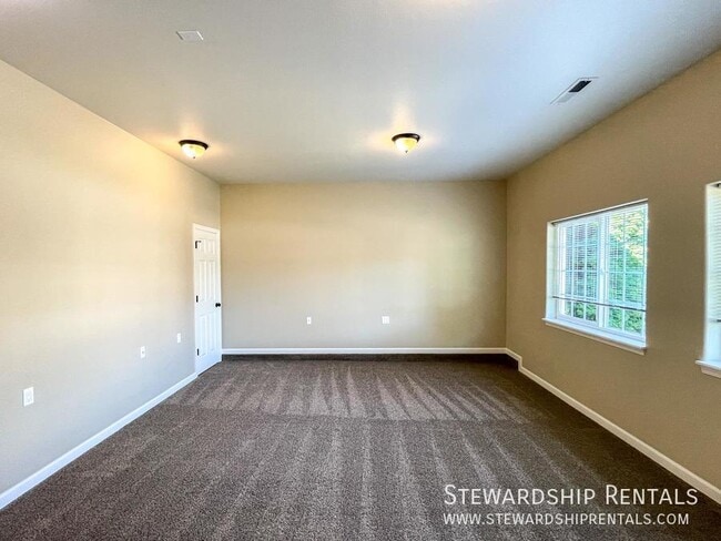 Building Photo - 618 Camden Ln