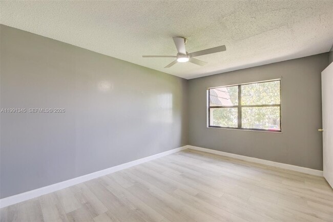 Building Photo - 851 NE 209th Terrace