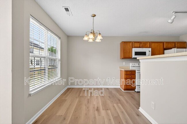 Building Photo - 2703 Stafford St