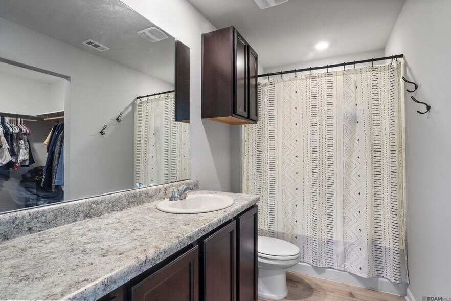 Building Photo - 5665 Magnolia de Percy Dr