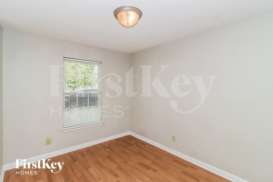 Building Photo - 811 Swearngan Ridge Ct