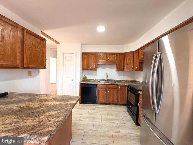 Building Photo - 9319 Devlins Grove Pl