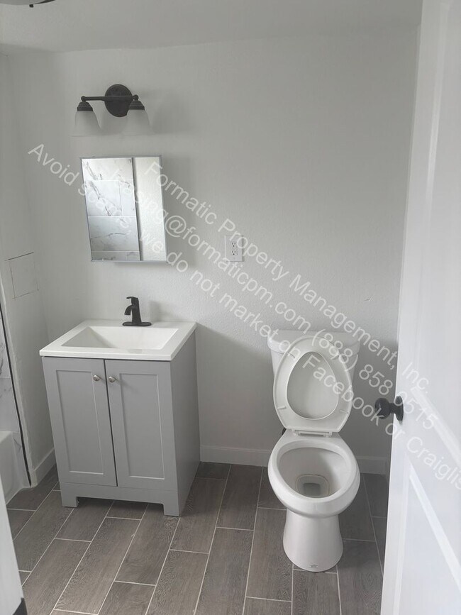 Building Photo - 120 E Century Blvd