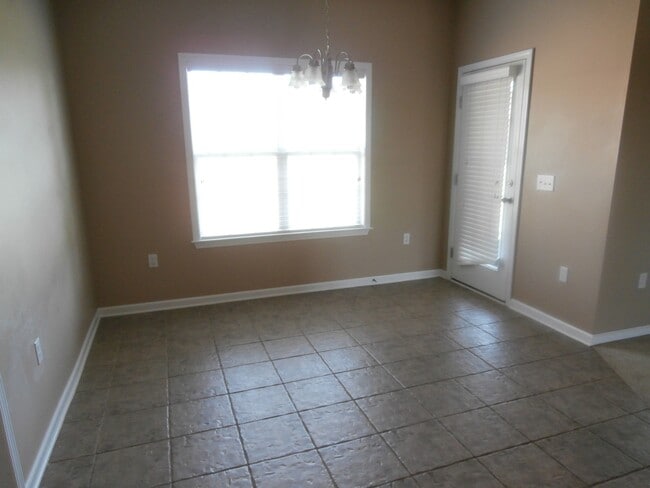 Building Photo - Fountain Crest Subdivision