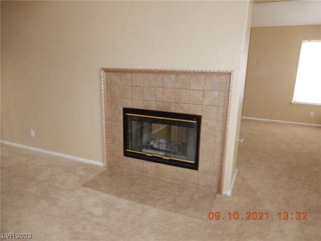 Building Photo - 7840 Millhopper Ave