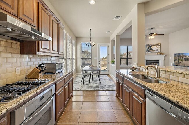 Building Photo - 2216 Gilia Dr