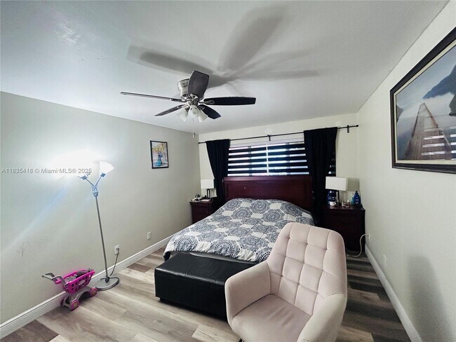 Building Photo - 8610 SW 156th Ct