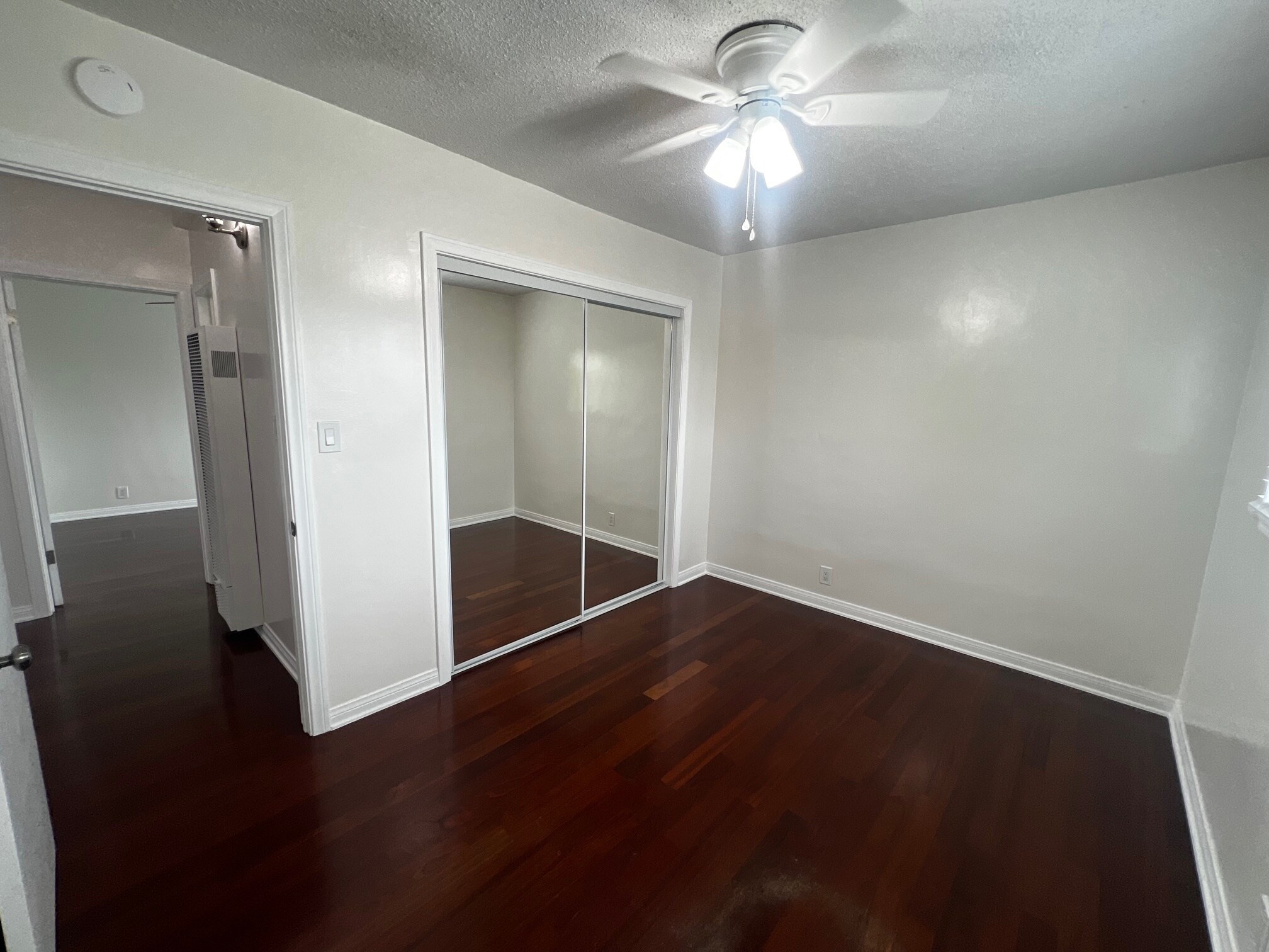 Building Photo - 323 S Francisca Ave