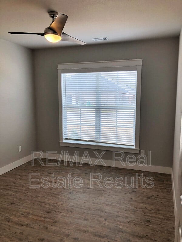 Building Photo - 1713 Tracey Rd