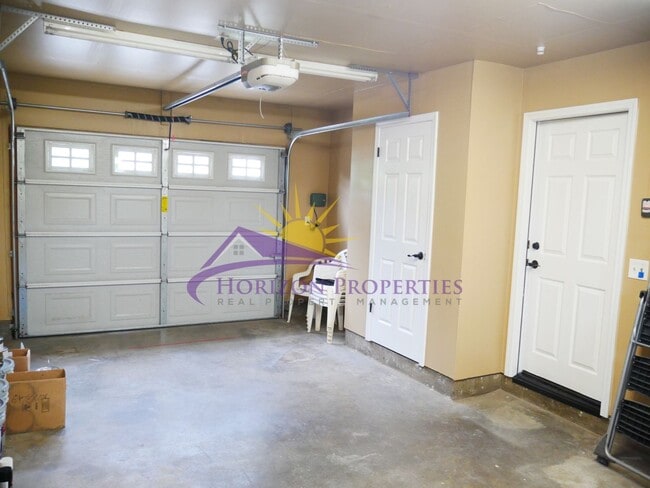 Building Photo - Remodeled 3 Bed 1 Bath 900sqft home in West Sacramento