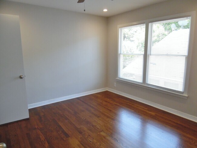 Building Photo - Remodeled Berkeley Triplex with 2 Bedrooms and 2 and 1/2 Baths
