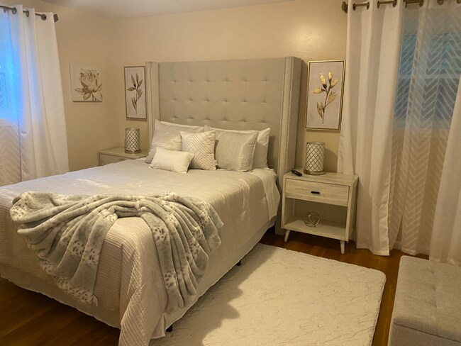 Building Photo - 36 Meshaka St