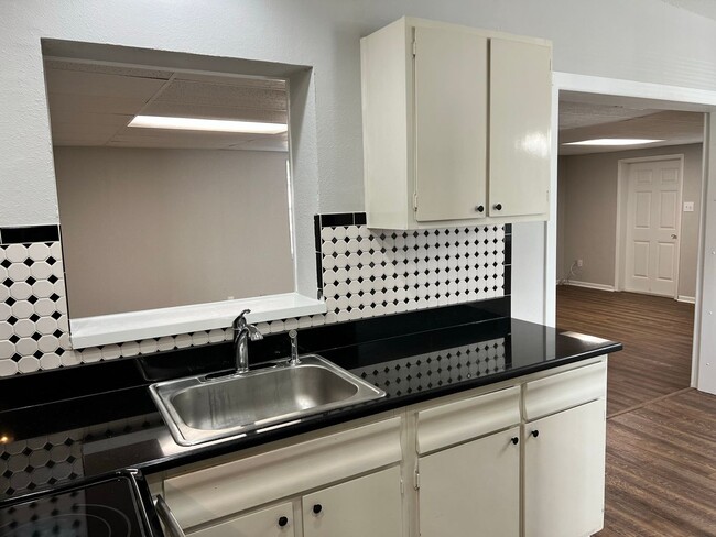 Building Photo - 4903 S 83rd St