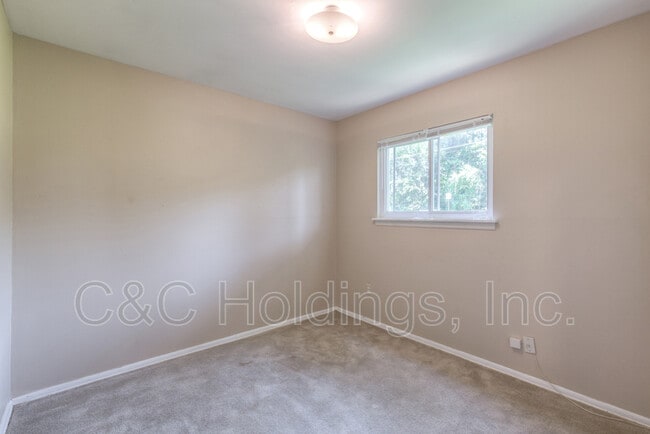 Building Photo - 119 S 200th E Ave