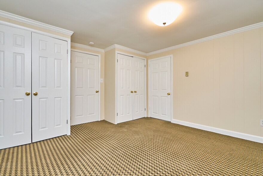 Building Photo - 805 23rd St S