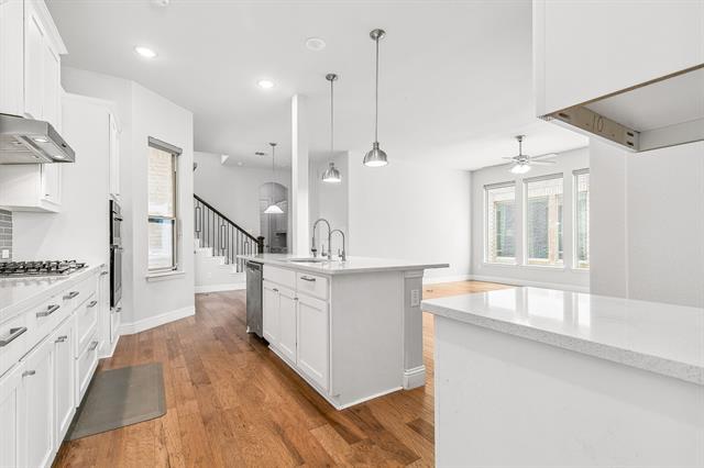 Building Photo - 17652 Sequoia Dr