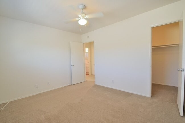 Building Photo - t2603