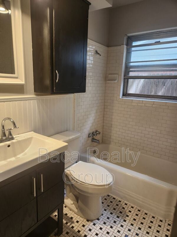 Building Photo - 500 Clearview Dr