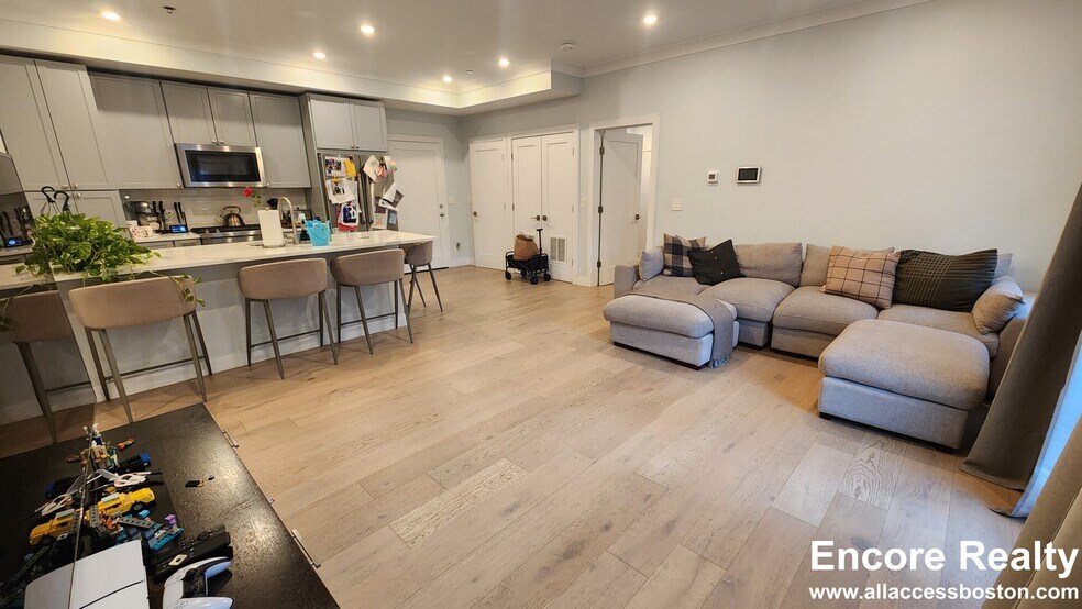 Building Photo - 39 Cummins Hwy