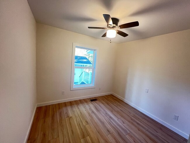 Building Photo - Pet Friendly, Remodeled Home in North Myrtle Beach! Three bedrooms, Available NOW!