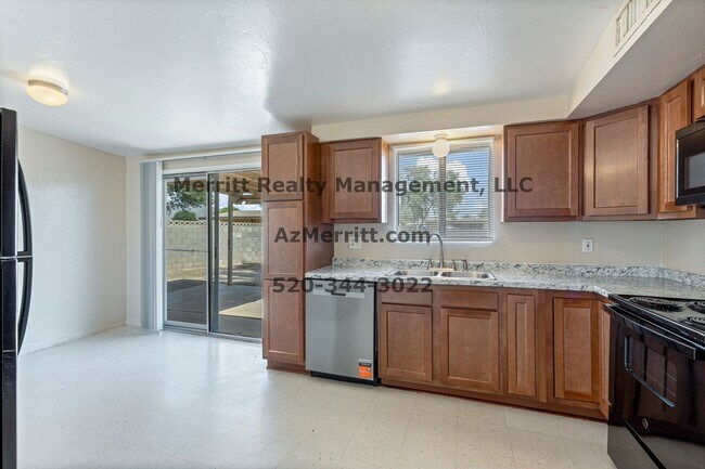Building Photo - 8518 E Fond Du Lac Dr