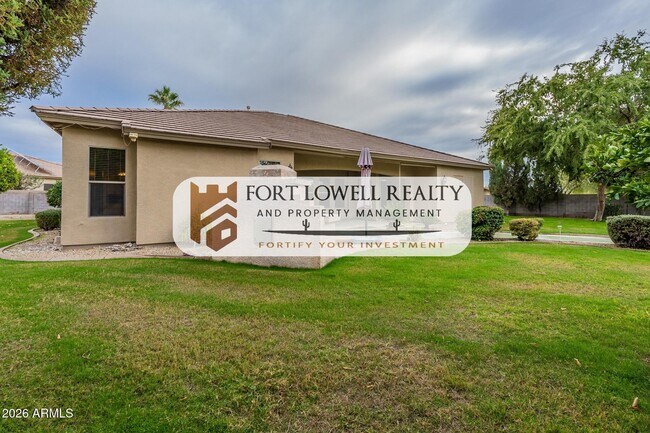 Building Photo - 13354 W San Miguel Ave