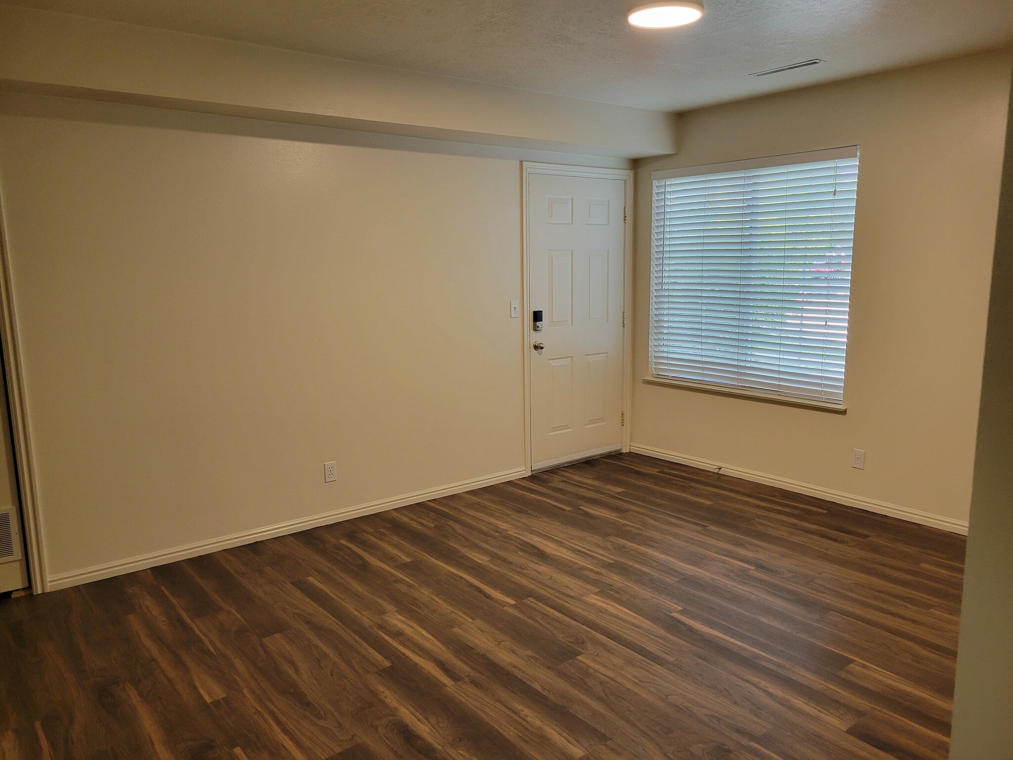 Building Photo - 445 N 500 W