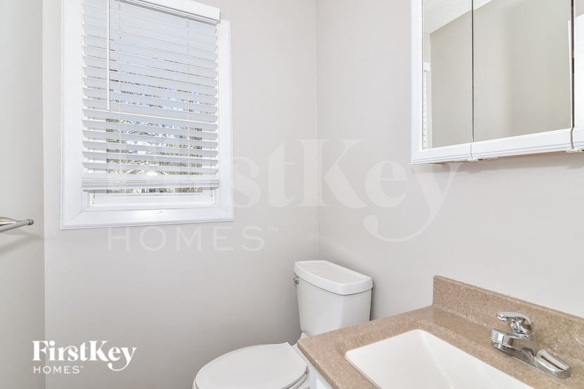 Building Photo - 1432 E Sheridan Bridge Ln