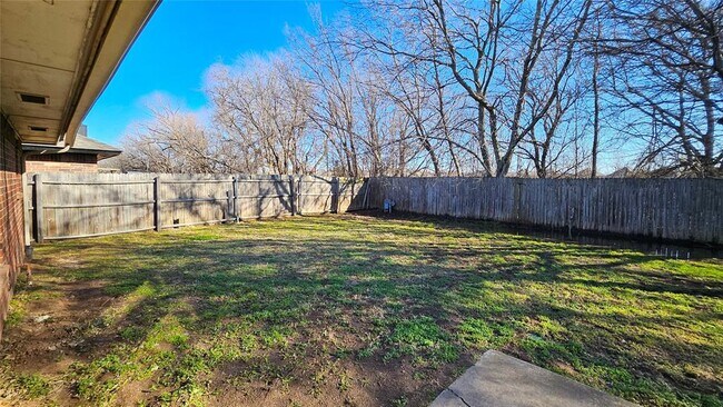 Building Photo - 2137 Harbor Dr