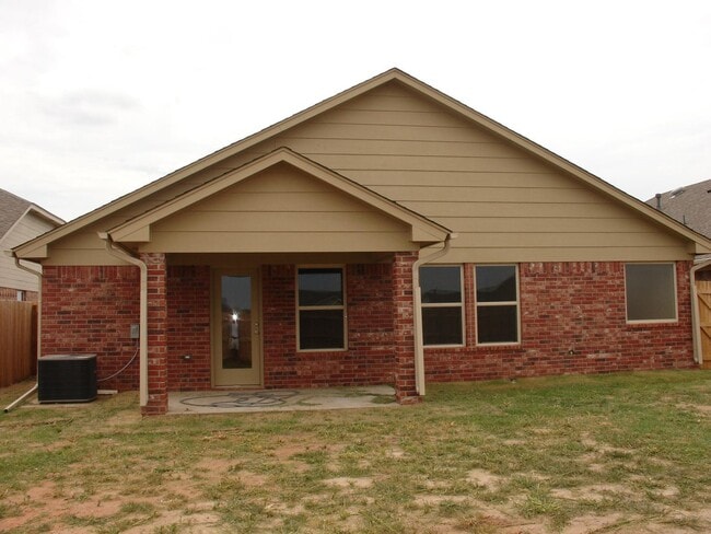 Building Photo - 4 Bd / 2 Ba in Valencia - Deer Creek Schools
