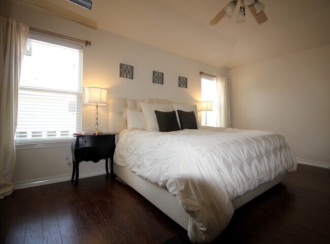 Building Photo - Rental in the Villas!