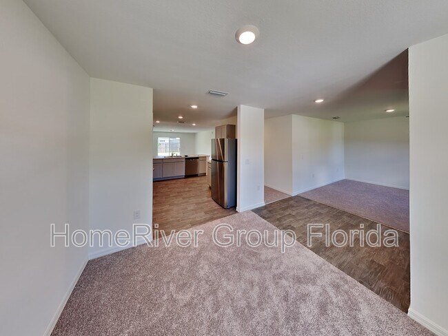 Building Photo - 2748 Cranbrook Ave