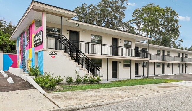 Building Photo - Welcome to San Marco Sq Apartments - NOW OFFERING a 12mo Lease for this amazing 1 bedroom apartme...