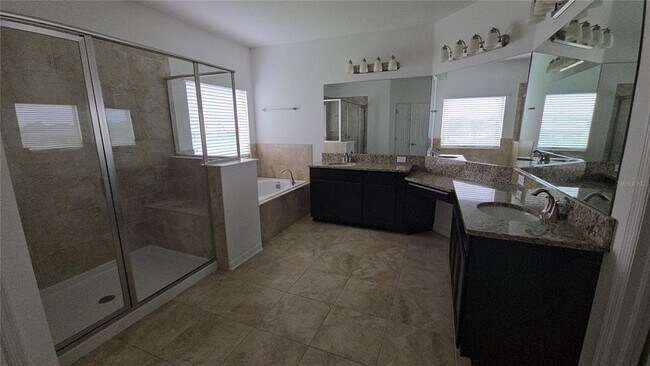 Building Photo - 11839 Cross Vine Dr