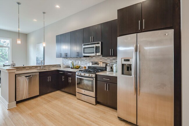 Building Photo - Northern Liberties 4 Bedroom Townhome