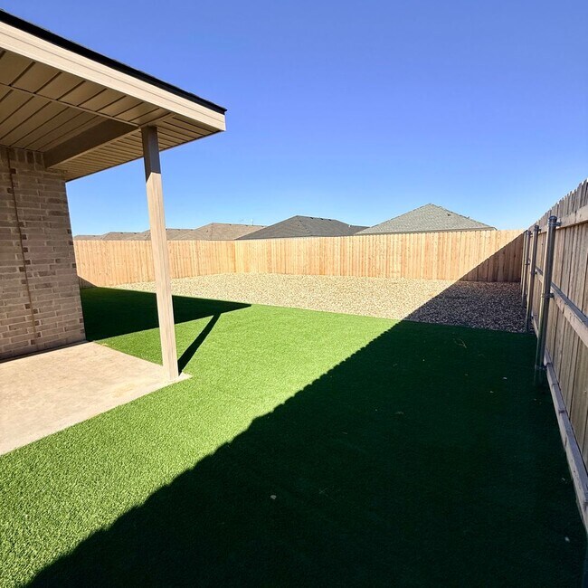 Building Photo - 1/2 Off First Months Rent! - 3 Bedroom 2 Bath Home Available Now In Elm Meadows!