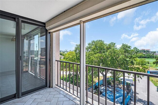 Building Photo - 6158 Palma Del Mar Blvd S