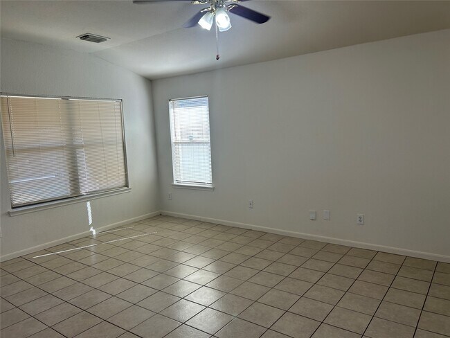 Building Photo - 5218 Meadow Canyon Dr