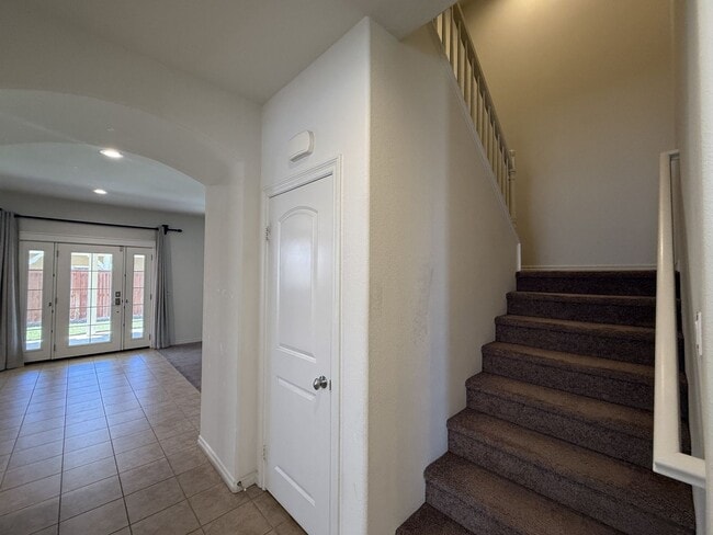 Building Photo - West Rosamond 5 bedroom